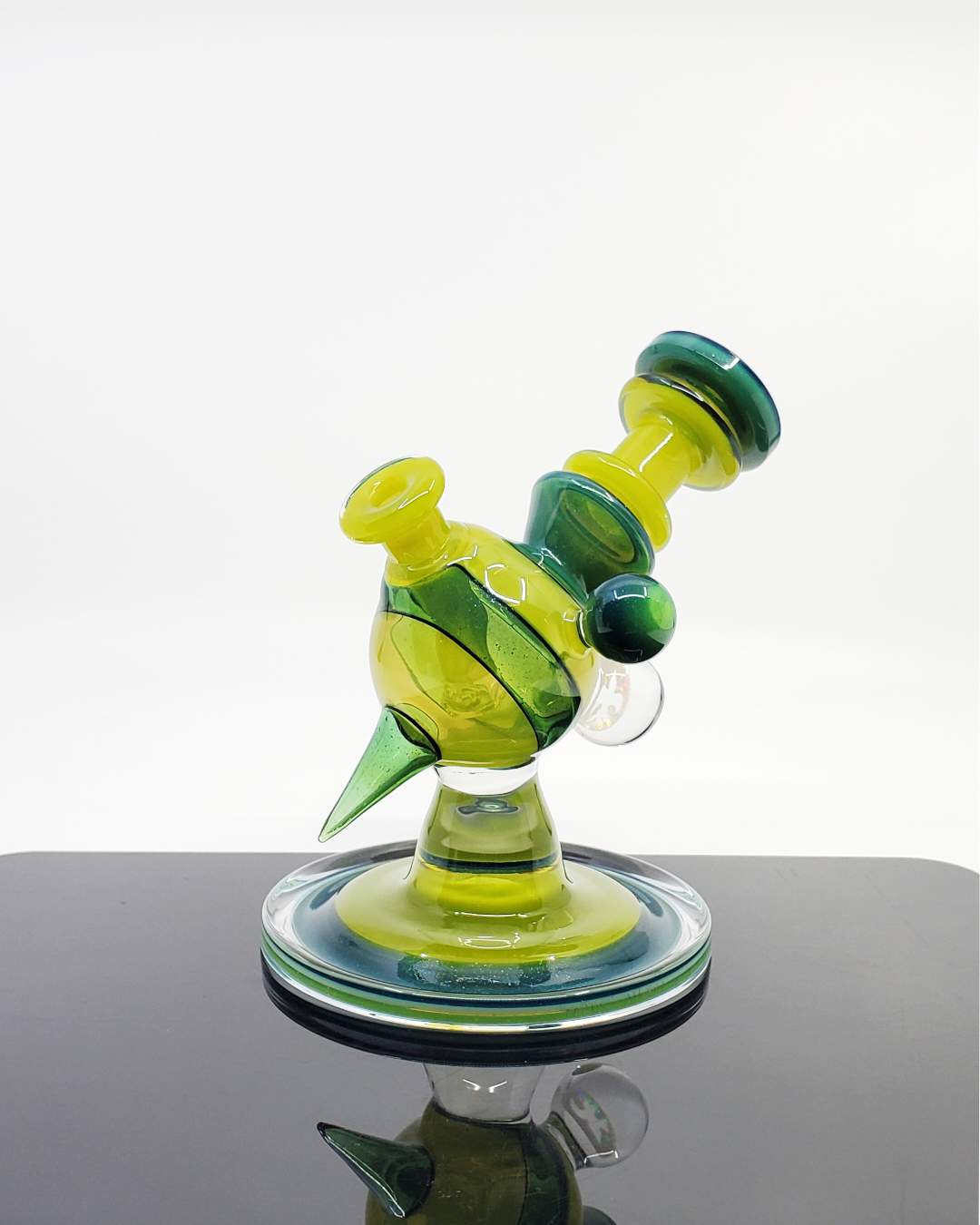 Cajun Glass Two-Tone Heliosphere – Heady Glass Dab Rig with Modern Two-Tone Finish