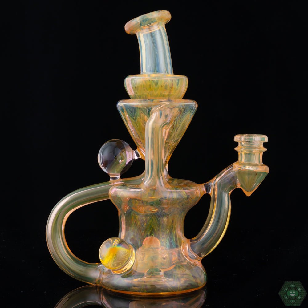  Fumed Glass Recycler with Dual Uptake: The STF Glass Fumed Recycler #3 features dual uptake for enhanced filtration and smooth dabbing experiences.