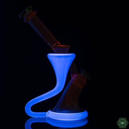 Kilo Glass Recycler #3 – High-quality glass with UV-reactive properties for a unique and functional design.