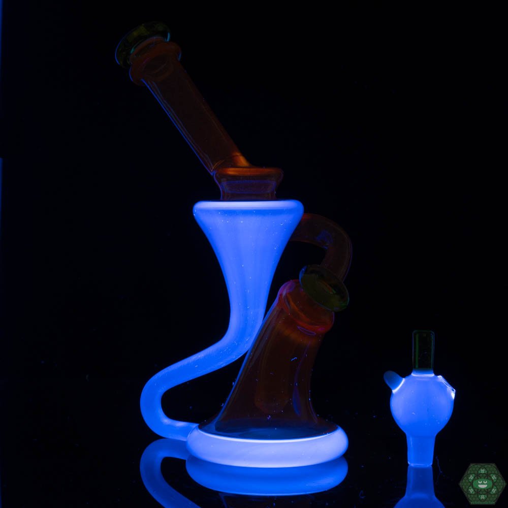 Kilo Glass Recycler #3 – UV-reactive vape accessory with high-quality glass for consistent performance.